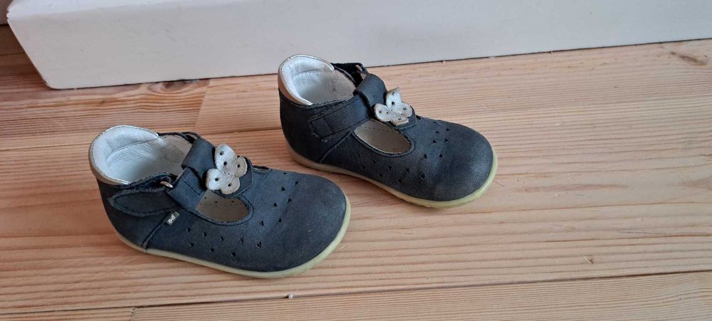 21 Emel balerinki granat z motylkiem