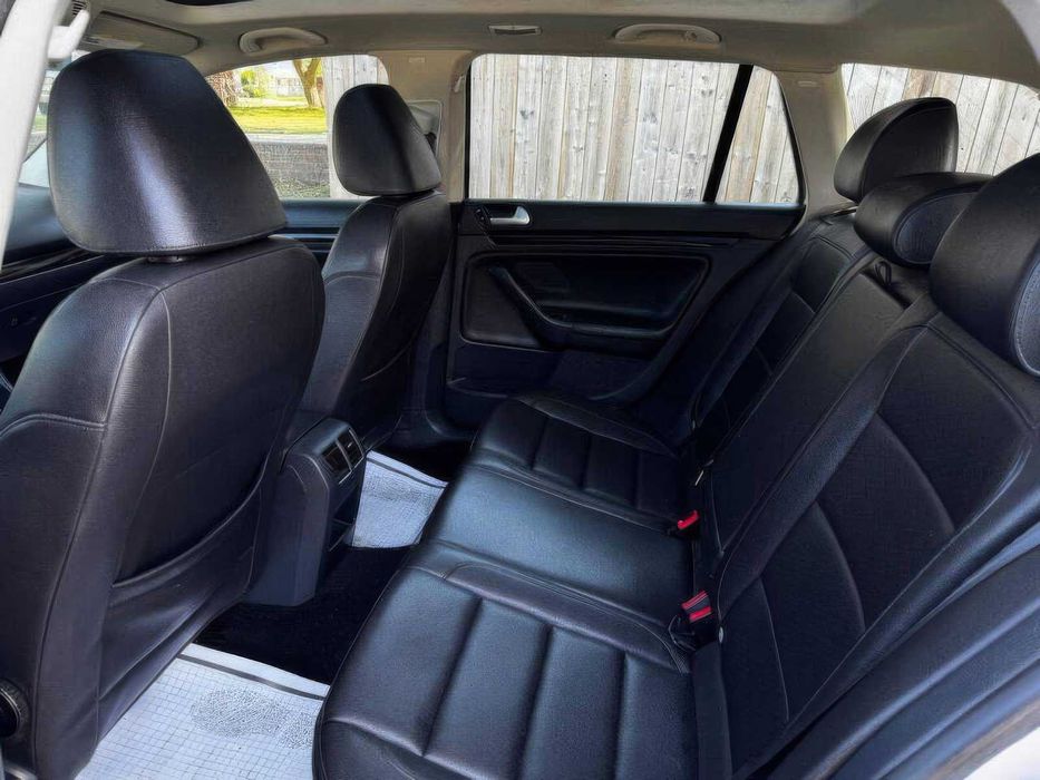 Volkswagen Jetta      2013