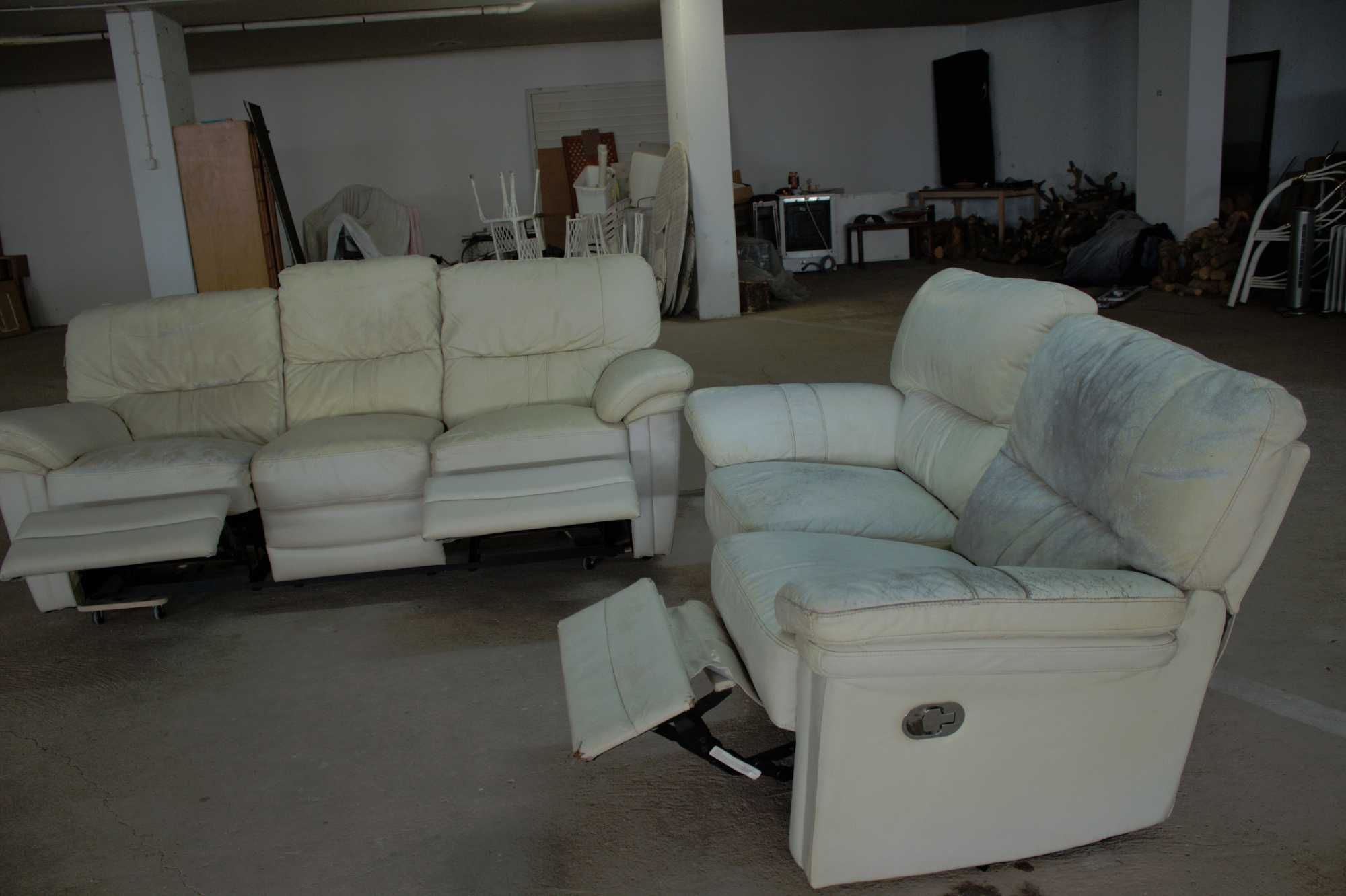 Conjunto de 2 sofás em pele bege – Conforto e estilo para a sua sala!