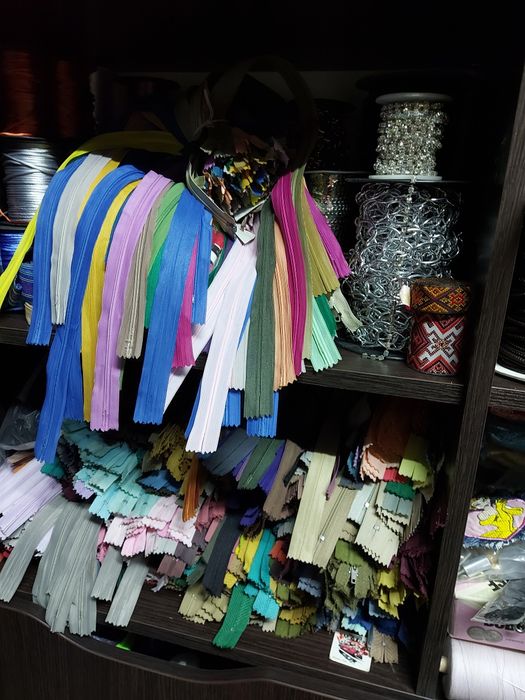 Продам разные ткани - батист, подкладочная, гипюр, тюль, и др.