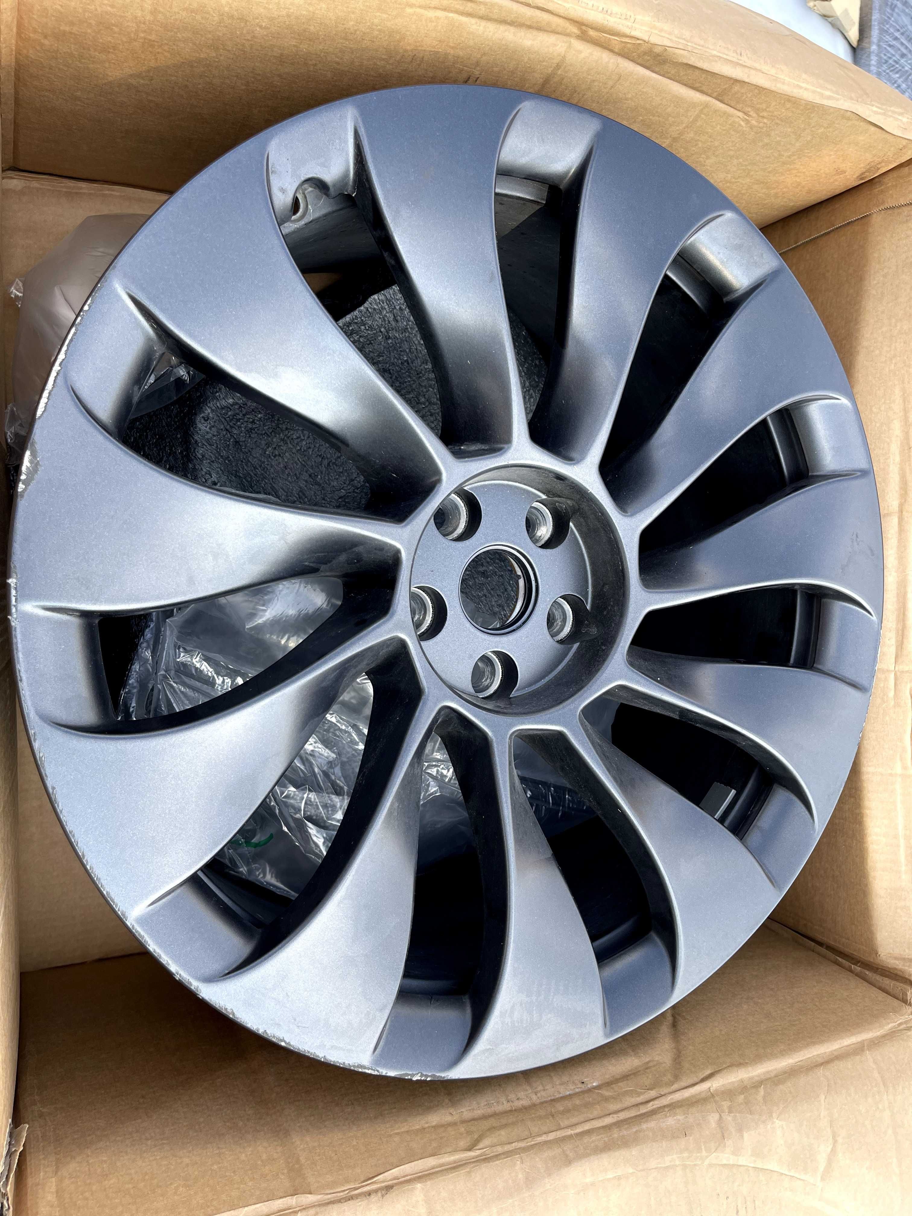 Felga Tesla Y  PERFORMANCE 21x10.5 ET48 21"