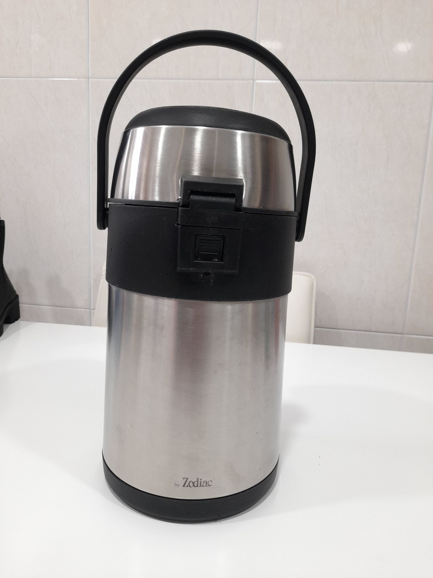 Cafeteira termica de inox para bebidas quentes e frias