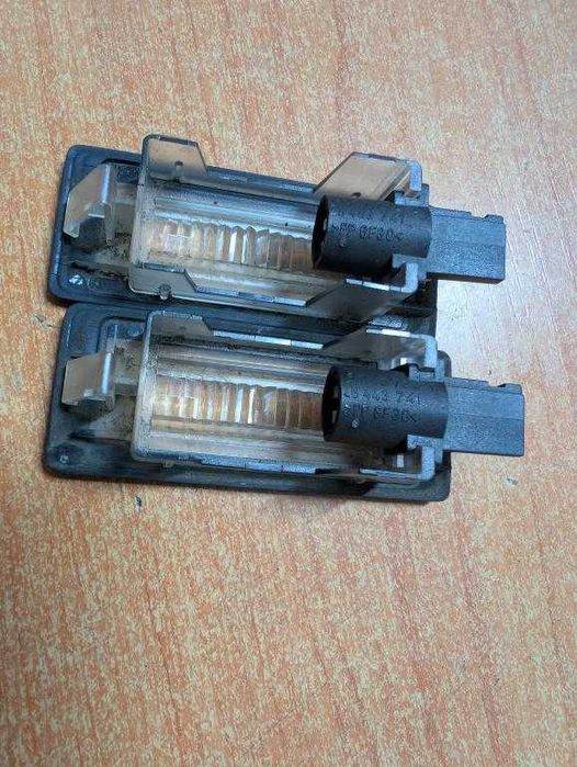 Lampka lampki oświetlenia tablicy rejestracyjnej Opel Vectra C kombi