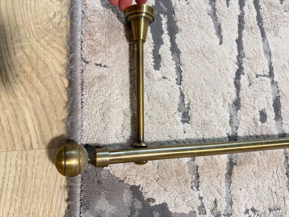 Продам карниз із шторою та тюллю