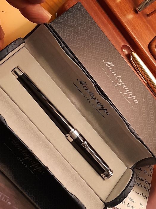 Caneta Rollerball Montegrapa Parola preto e platina