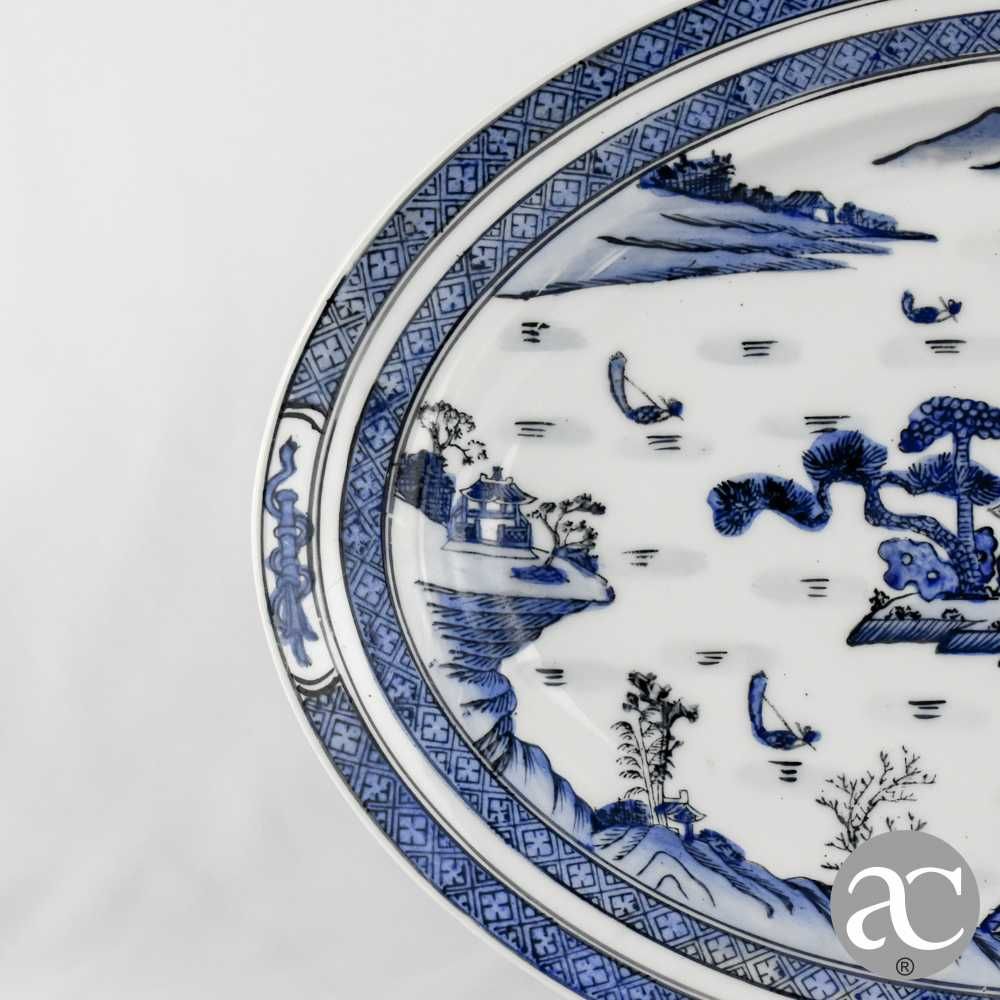 Travessa porcelana da China, decoração Cantão com pagodes e paisagem