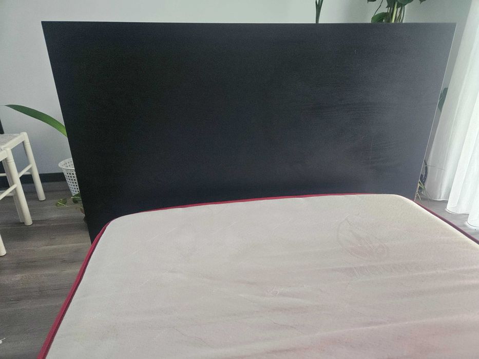 Cama de solteito com colchão