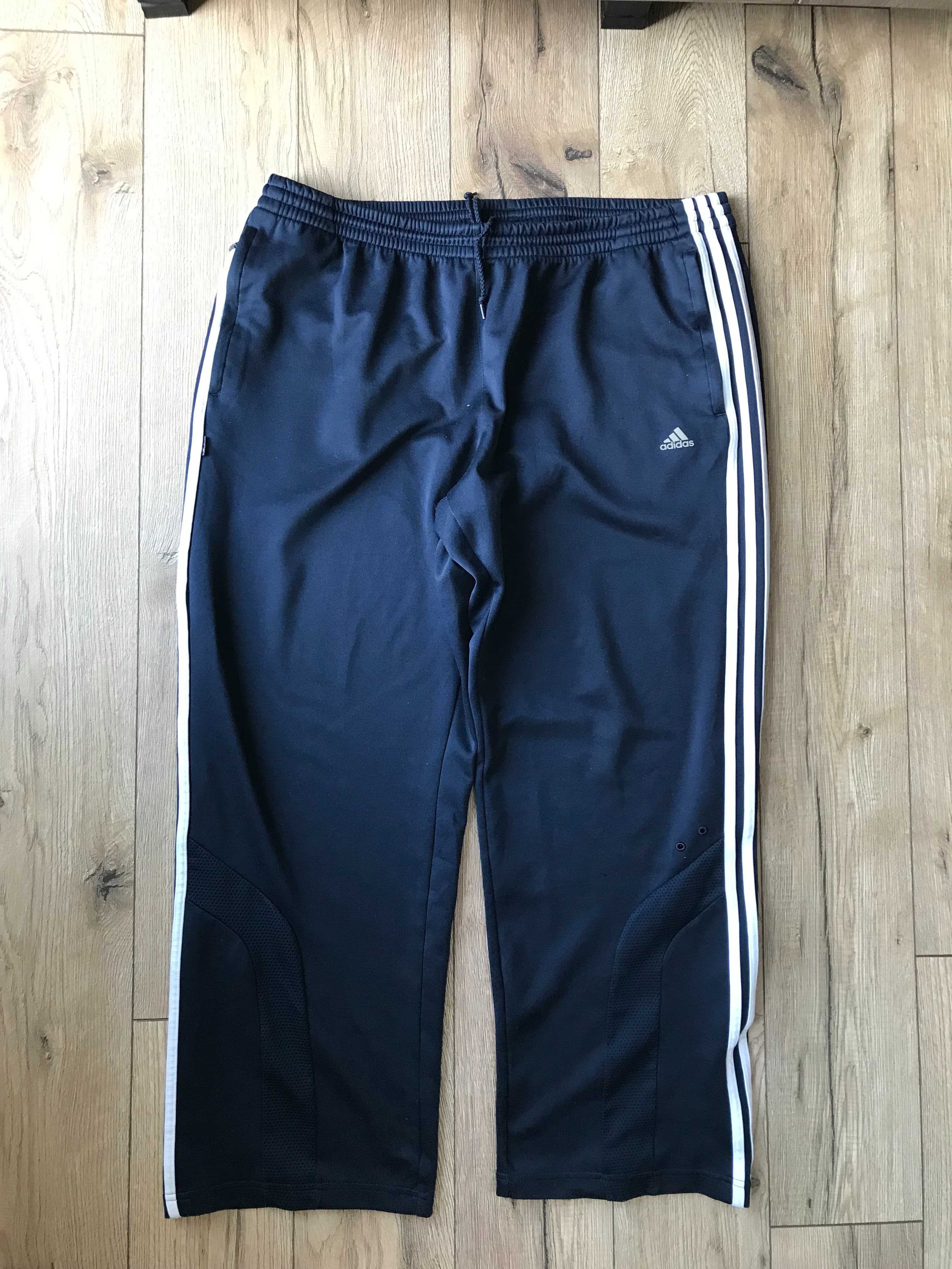 Spodnie dresowe Adidas z szerokimi nogawkami rozm. XXL
