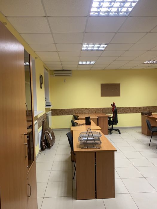Продам офiс метро Ботсад