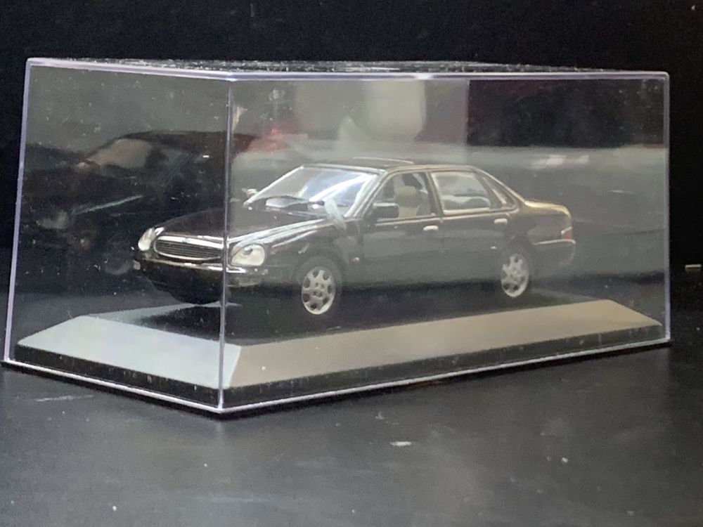 Ford Scorpio sedan 1:43 Minichamps