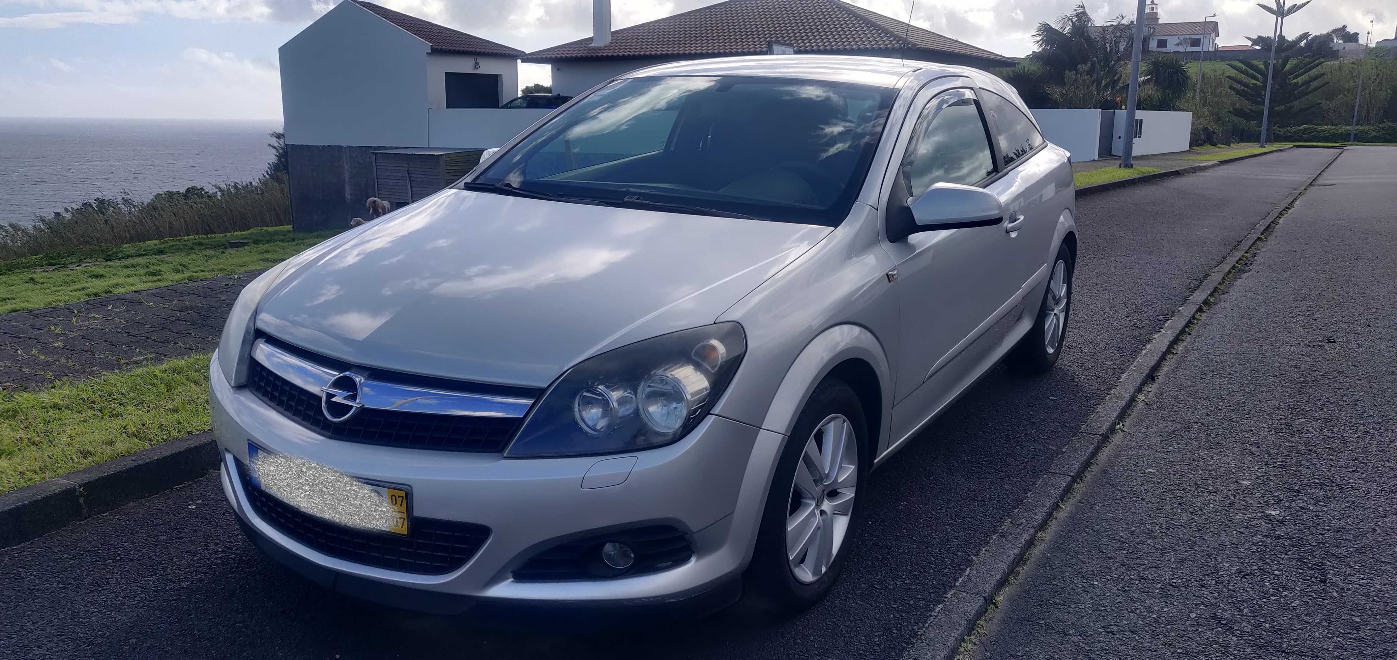 Opel Astra GTC 1.3 CDTI 90