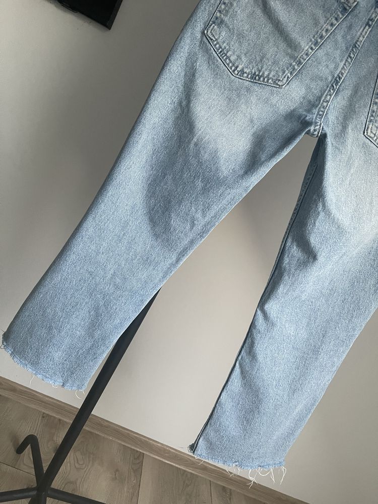 Jeansy przed kostkę lekkie dzwony H&M r.40