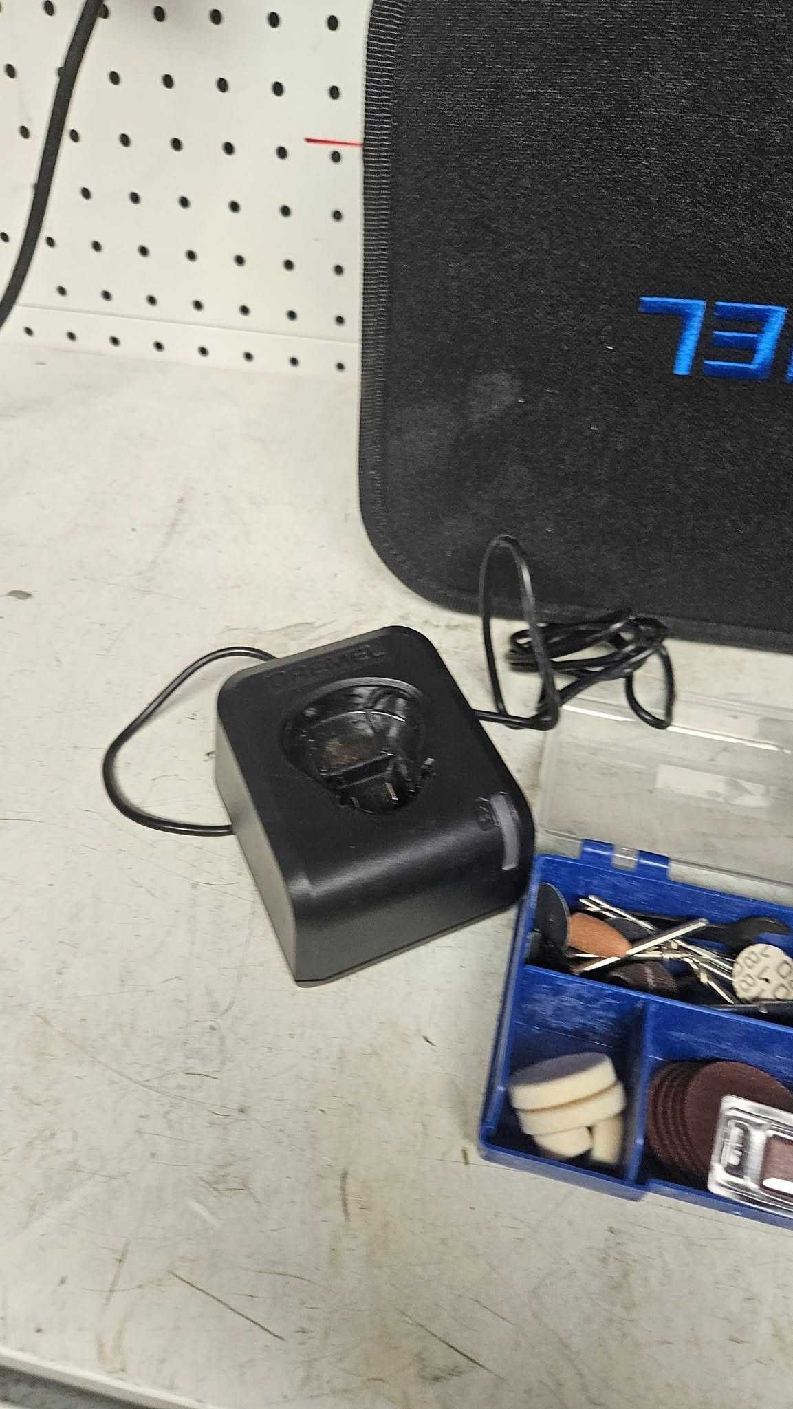 Narzędzie wielofunkcyjne DREMEL 8240-5 1x3Ah