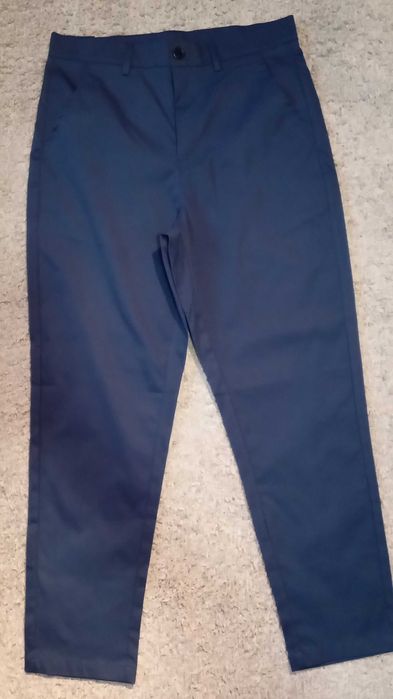 Fato masculino em tecido leve.