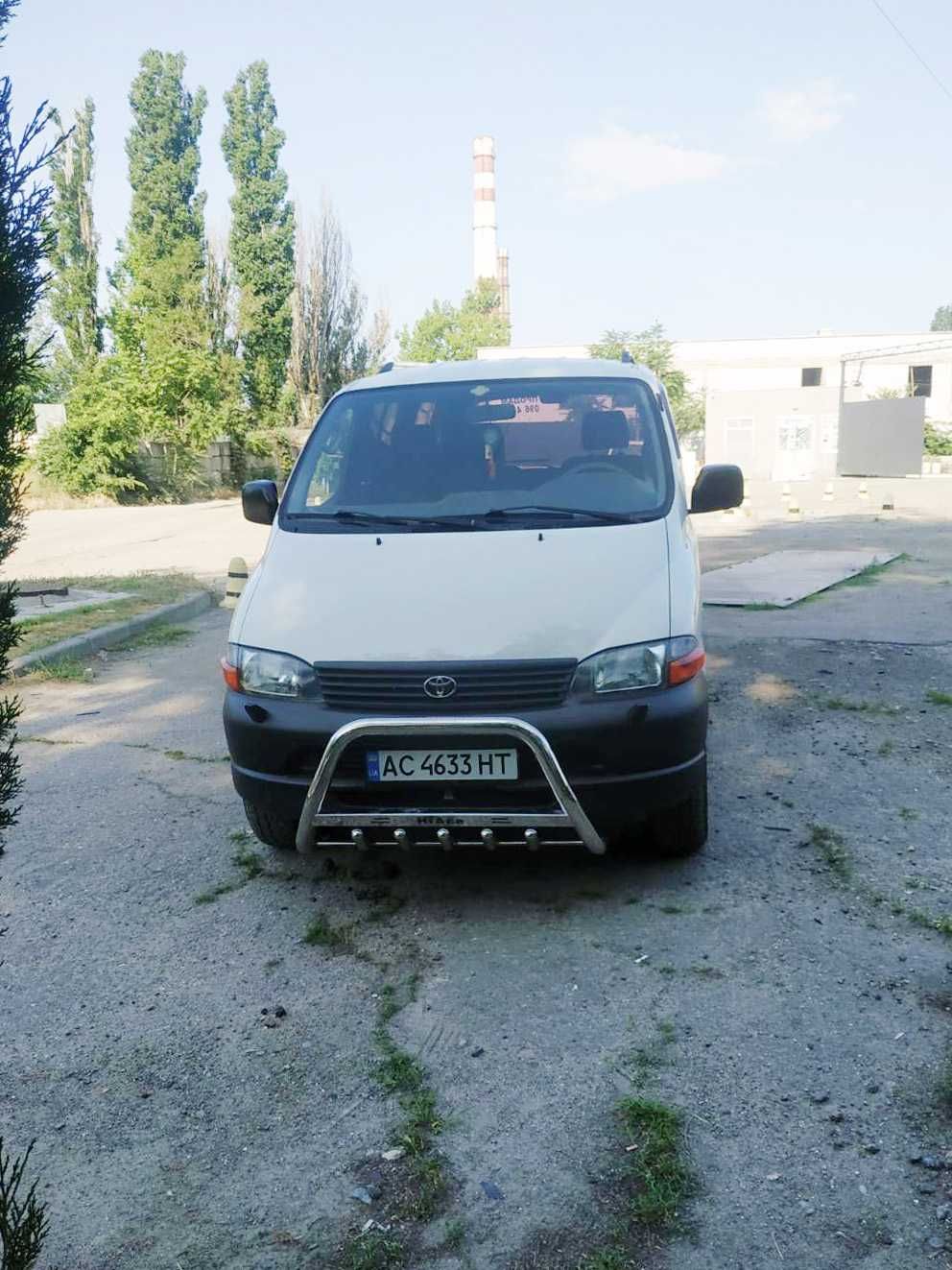 Toyota Hiace ПОЛНЫЙ ПРИВОД пассажирский 8+1 мест 2005 год
