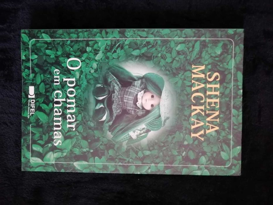 Livro "O pomar em chamas" de Shena Mackay
