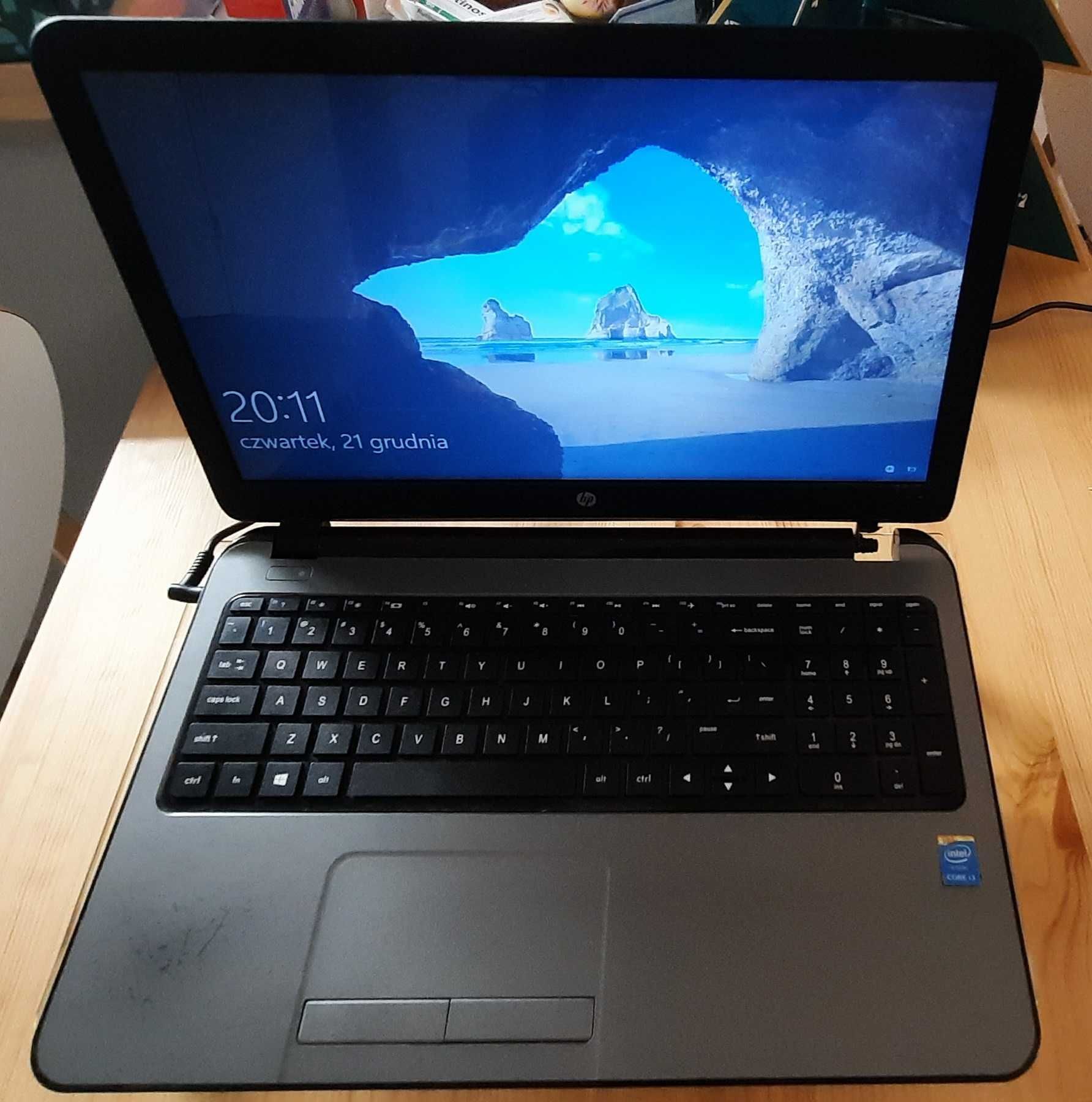 Używany Laptop HP 15-r233nw (8GB/240GB SSD, 1T HDD)