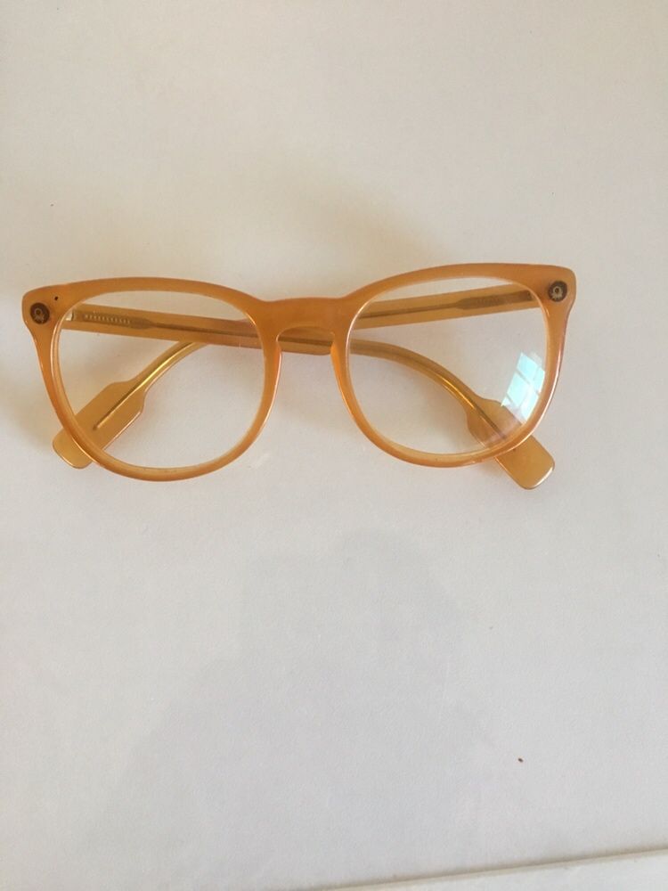 Óculos MODA Revivalista autentica .