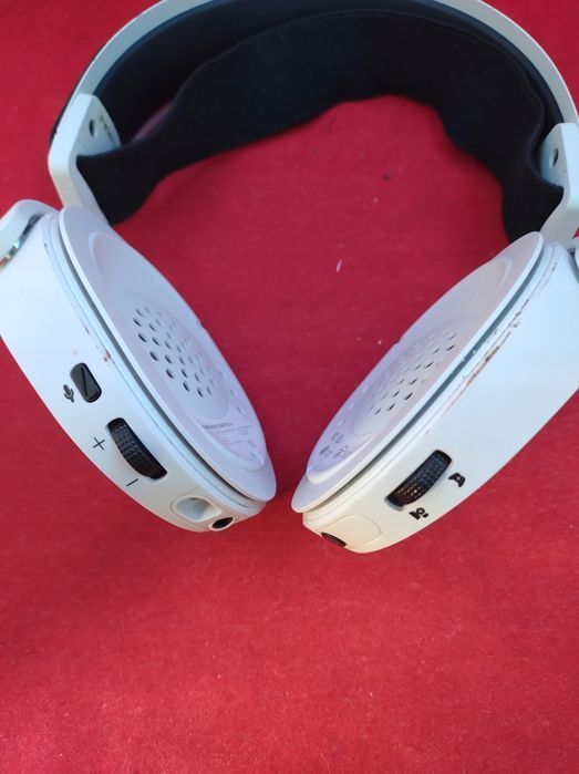 słuchawki bezprzewodowe nauszne steelseries arctis 7+ radio białe