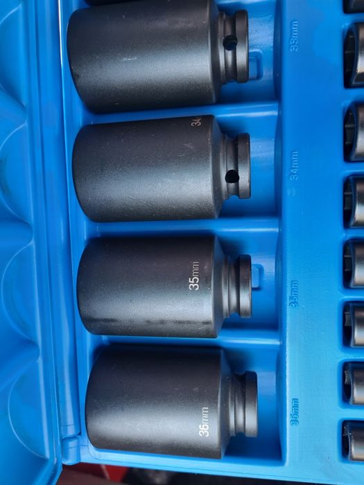 Zestaw kluczy nasadowych długich utwardzanych  artmann.