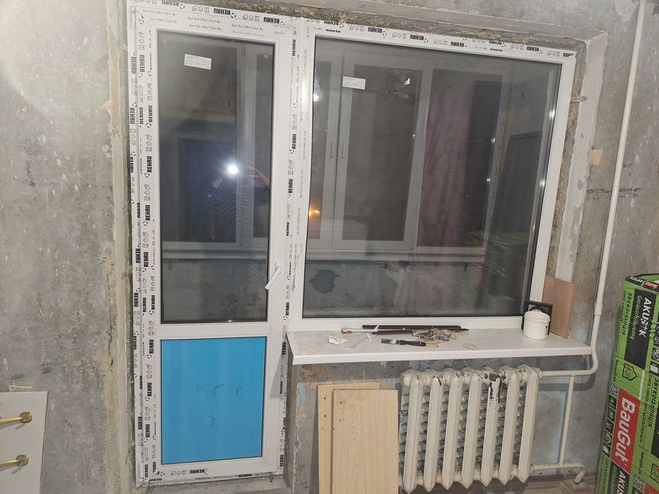 Металопластикове вікно з дверима (балконний блок) REHAU двокамерне