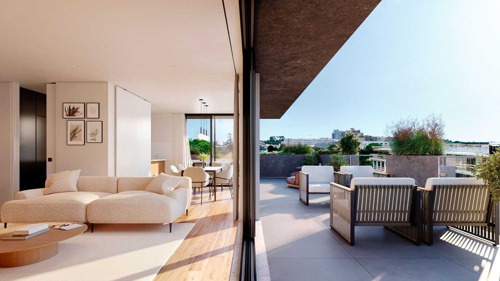 Apartamento T3 com 140 m2 varanda 25m2,  lugar de garagem e um arrumo