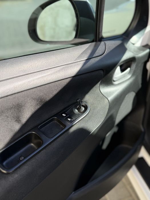 Peugeot 207 у гарному стані за хорошою ціною