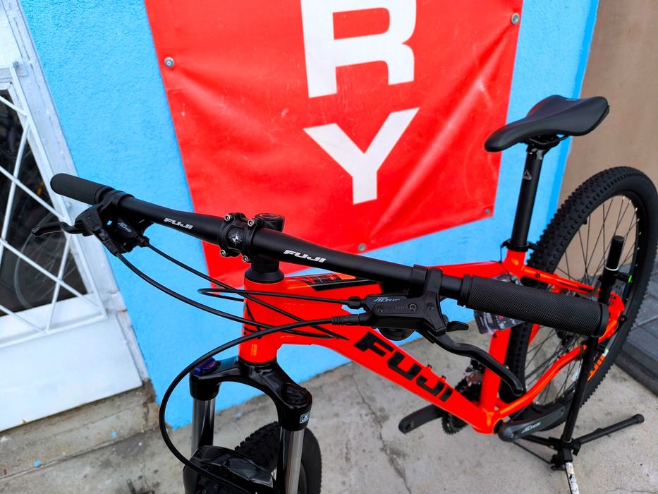 FUJI NEVADA 3.0 LTD Roz. M 17" *Koła 29* Shimano Alivio 3x9 SR SUNTOUR