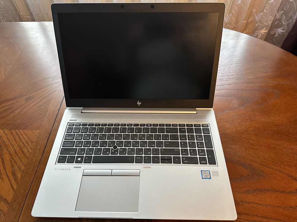 HP Elitbook Full HD Cote(TM) i7-8665U CPU 1.90ghz 2.11 ghz, 32гб RAM.