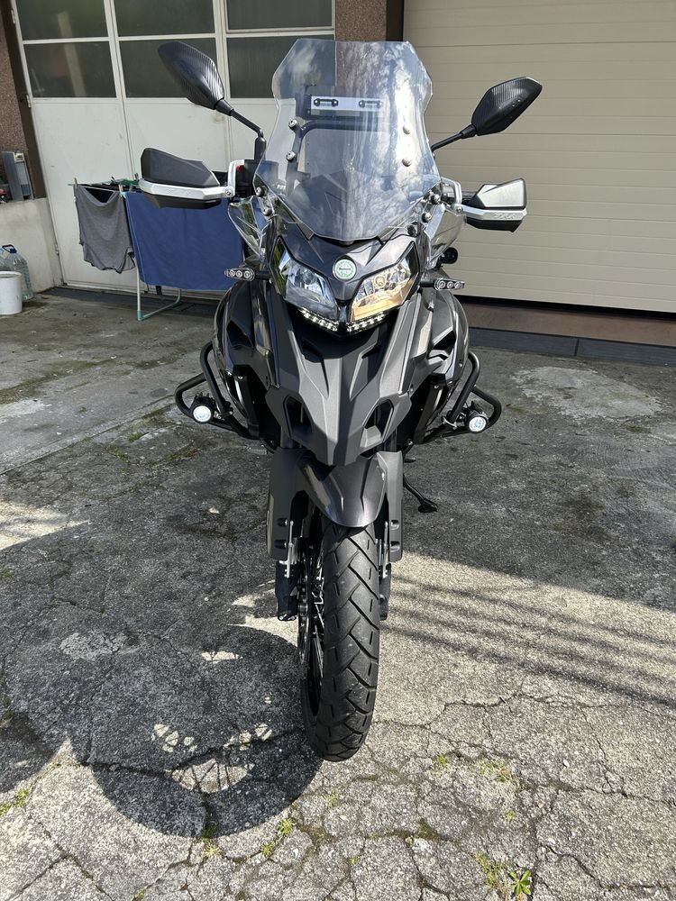 Moto BENELLI TRK502X de 2023