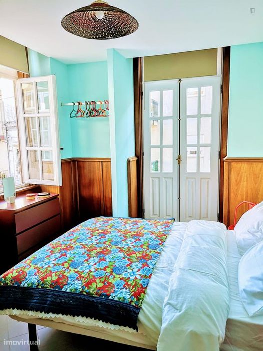 419527 - Quarto com cama de casal, com casa de...