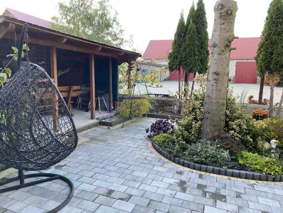 Zadbany dom  , duże budynki ,  2,34 ha ziemi wokół bud.