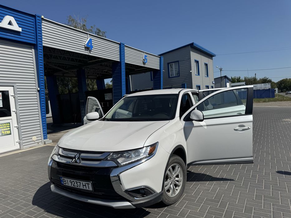 Mitsubishi Outlander III 2016