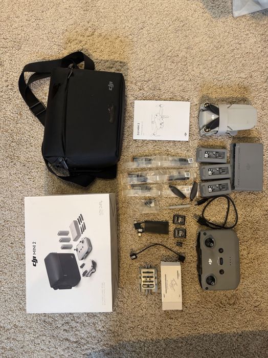 DJI mini 2 dron, 3 baterie, 2 karty SD (128GB i 32GB), jak nowy