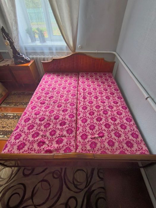 Ліжко двоспальне з матрацом 160*190 самовивіз