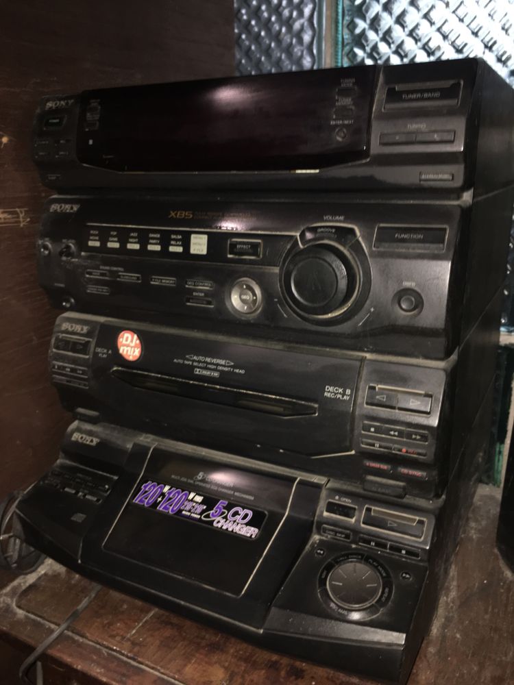 Музыкальный центр Sony xb-5
