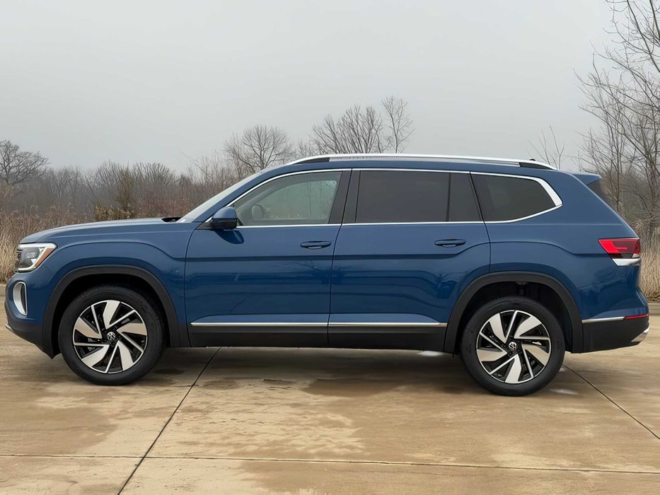 Volkswagen Atlas      2025