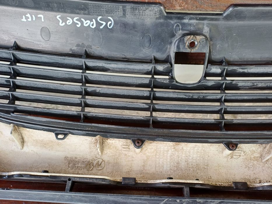 Решітка радіатора Renault Espace 3 lift