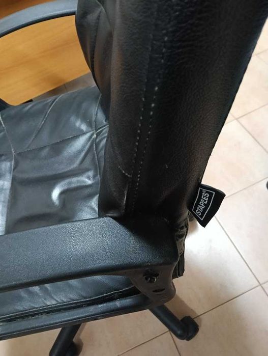 Cadeira de escritório ou quarto de cor preta
