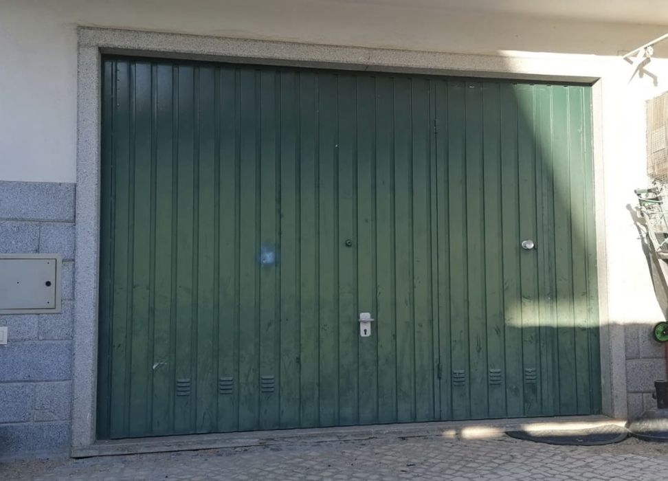 Portão basculante automático