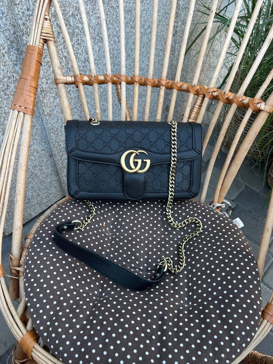 Нова чорна жіноча сумка від Gucci з документами
