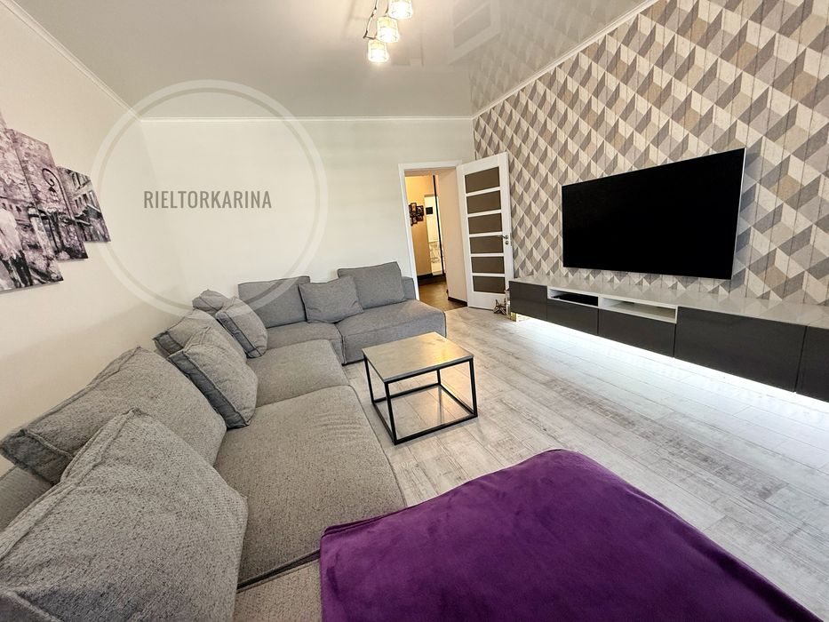 «ЖК Рівʼєра» Намив 2к велика квартира в продажі з усім