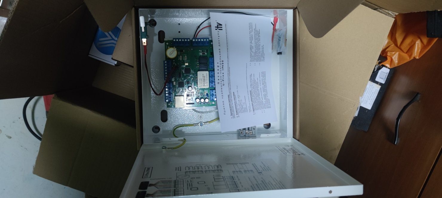 U-Prox IP400 - Универсальный IP контроллер доступа в корпусе