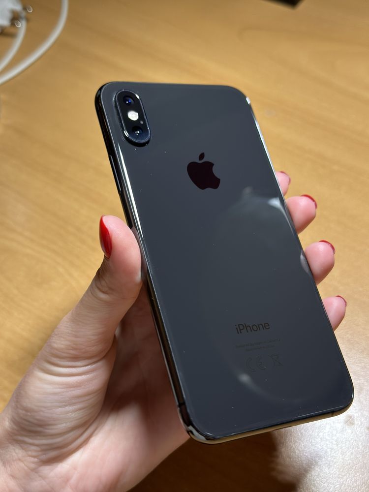 Телефон iPhone XS 64 Gb