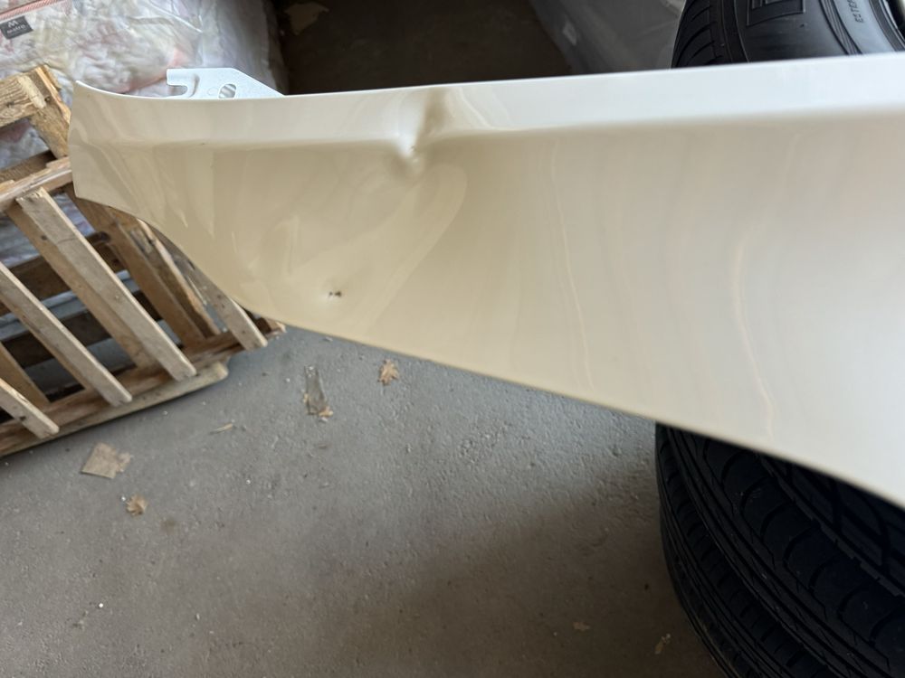 Крило ліве Tesla model Y