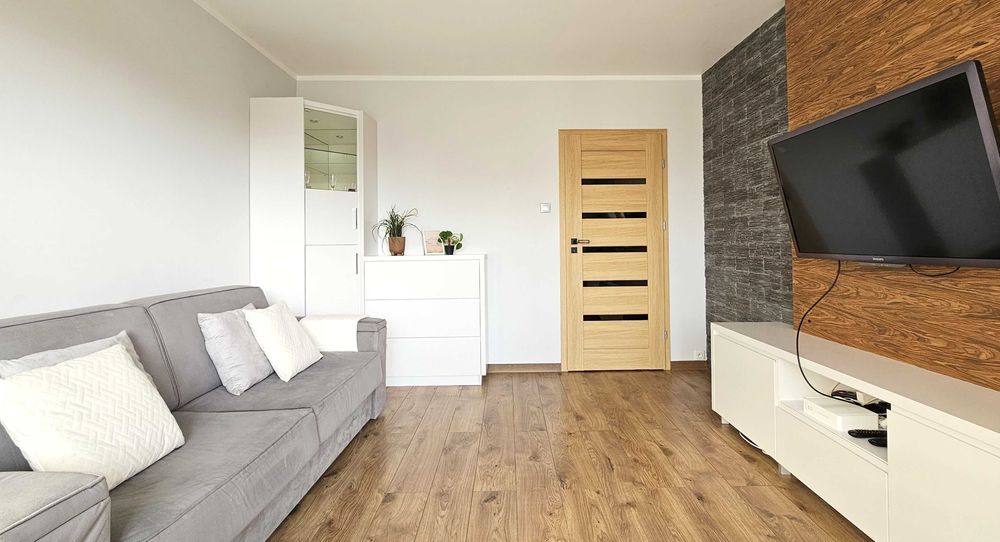 Duży jasny pokój od ZARAZ Metro Stokłosy dla 1-2 osób, internet balkon