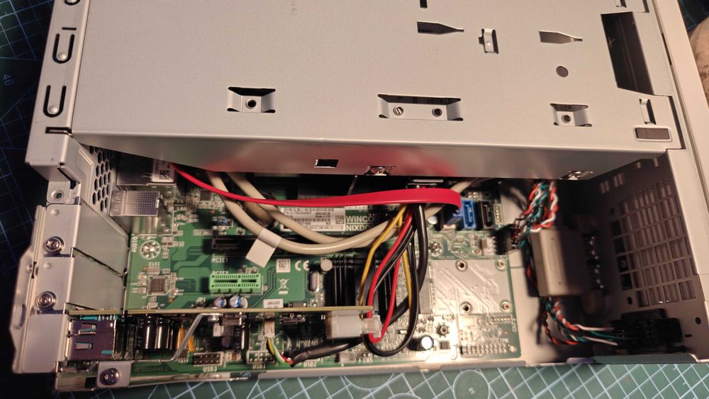 Komputer Wincor Nixdorf Beetle /M-III 8GB RAM, 500GB HDD, G1820