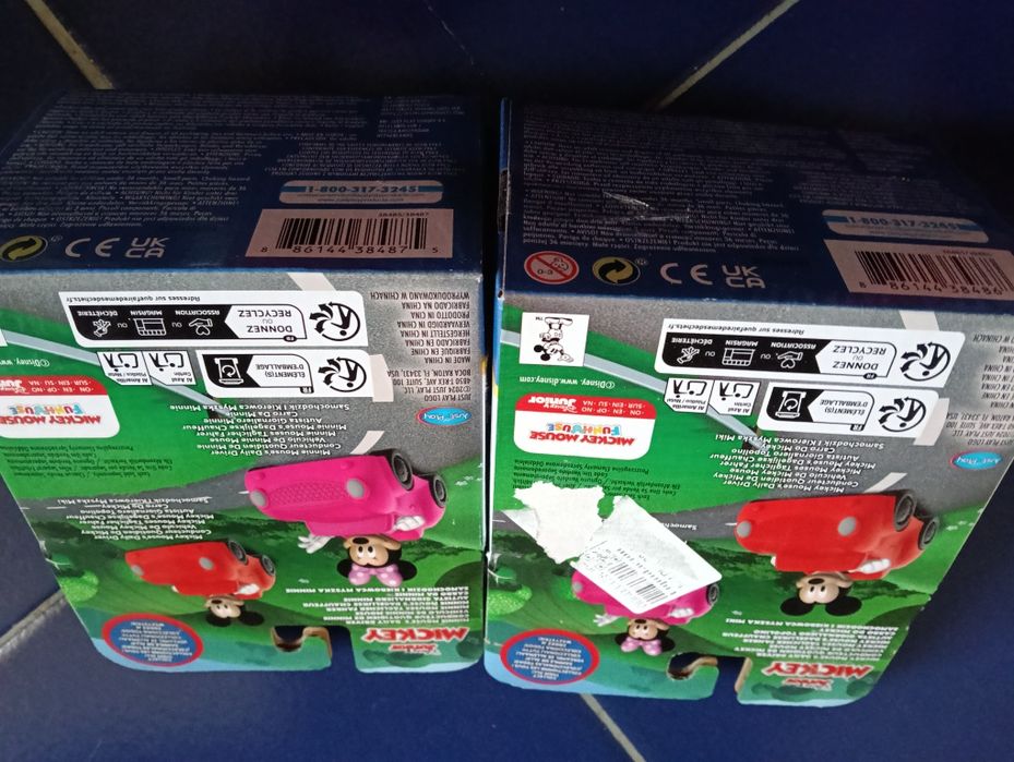 Carro com Mickey e Minnie