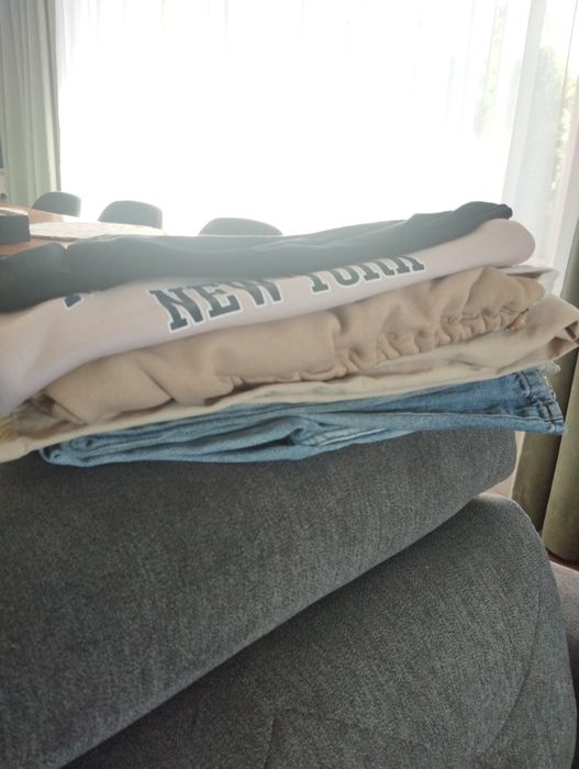 Ubrania dla dziewczynki r 134