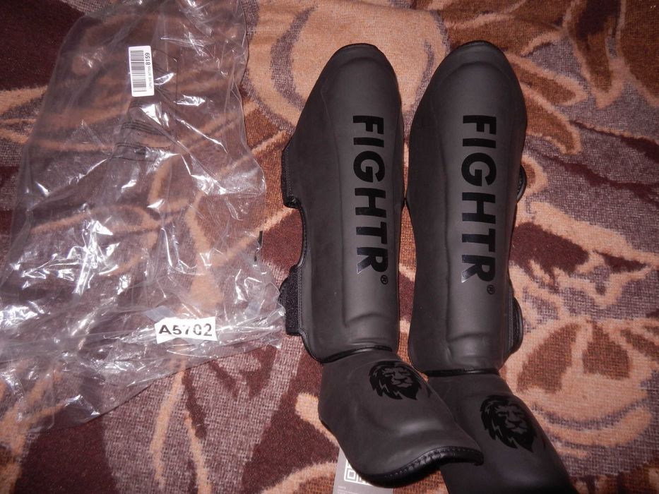 Wyprzedaż->A5702 Ochraniacze piszczeli i stóp FIGHTER BLACK rozm. M